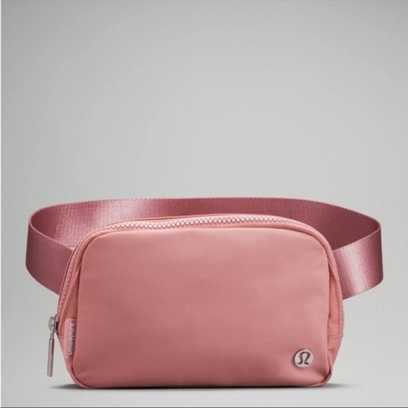 lululemon athletica Handbags - Lululemon everywhere belt bag pink mauve